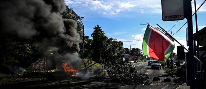 Antilles francaises: eruption de violences et tirs sur les forces de l'ordre