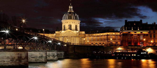 Fondee en 1635, l'Academie francaise, abritee par l'Institut de France, compte 40 membres.

