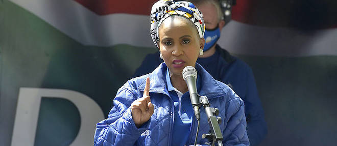 En Afrique du Sud, Mpho Phalatse devient la premiere femme noire elue en tant que maire de la ville de Johannesburg.
