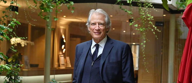 Dominique de Villepin, le 29 octobre 2021, a  l'issue de son entretien avec << Le Point >> a l'hotel des Beaux-Arts, a Paris.
