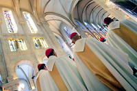 Des eveques assistent a une messe en l'eglise paroissiale de Lourdes, le 6 novembre 2005. Photo d'illustration.

