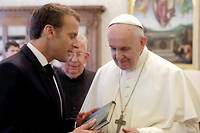 Emmanuel Macron et le pape François lors de leur rencontre en 2018.
