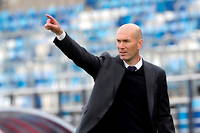 « On a beaucoup de respect pour Zinédine Zidane, ce qu'il a fait comme joueur et entraîneur, mais je peux vous affirmer très clairement qu'il n'y a aucun contact et qu'aucune rencontre avec lui n'a eu lieu », a expliqué Leonardo.
