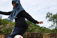 Des militantes r&eacute;clament le droit de porter le hijab dans le foot f&eacute;minin&nbsp;