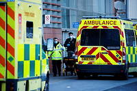 Un homme est arrivé dans un hôpital anglais avec un obus dans le rectum, affirmant avoir glissé.
