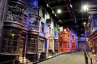 Le chemin de Traverse, l'un des nombreux decors mythiques visitables au Warner Bros. Studio Tour London.
