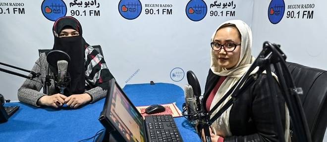"On ne lache pas l'affaire": en Afghanistan, une radio pour donner la parole aux femmes