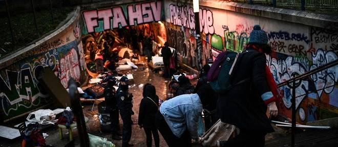 Plus de 200 migrants mis a l'abri apres l'evacuation d'un tunnel parisien