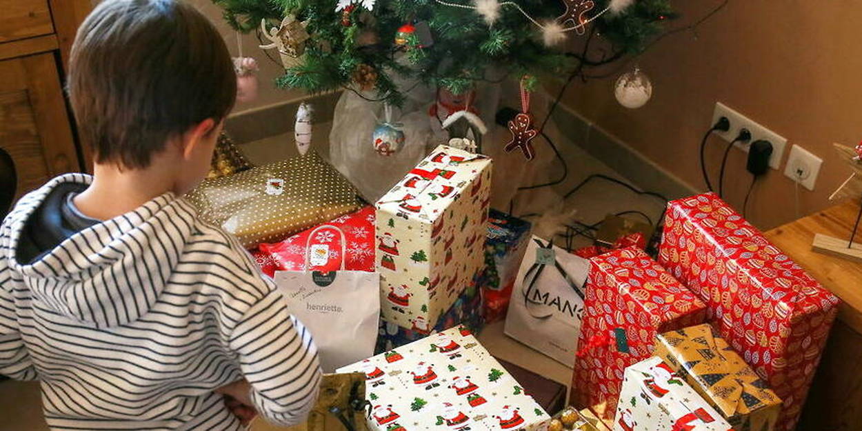 Seulement quatre cadeaux pour Noël, un vrai bénéfice pour les enfants ?
