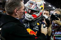 GP d'Abou Dhabi&nbsp;: pol&eacute;mique apr&egrave;s la victoire de Max Verstappen