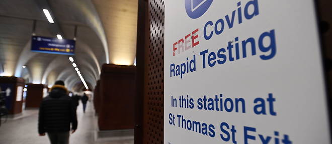 Un centre de tests a London Bridge Station, a Londres. 
