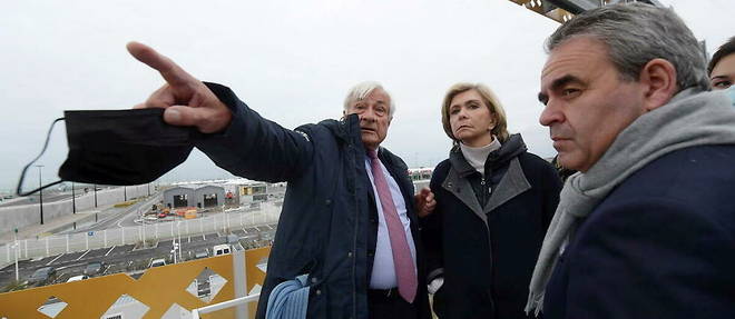 Valerie Pecresse etait en visite a Calais, au nouveau port, avec Jean-Marc Puissesseau et Xavier Bertrand.  
