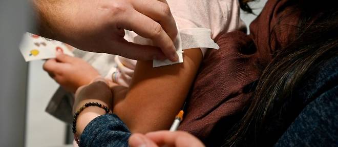Plusieurs pays d'Europe vaccinent les enfants mais le vaccin seul "ne suffira pas"