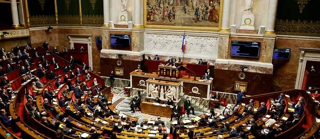 Le Parlement adopte le dernier budget du quinquennat Macron sous le feu des oppositions