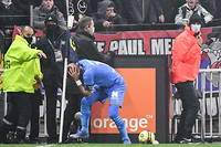 Le capitaine de l’OM Dimitri Payet, visé deux fois par des projectiles cette saison, dénonce « une forme de démission collective insupportable » face aux violences dans les stades de Ligue 1.
