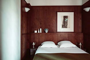 Une chambre standard de l&#039;hotel des Academies et des Arts, a Paris.
