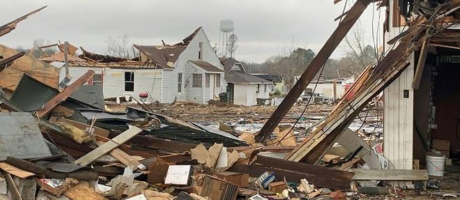 Dans le Tennessee, un nettoyage eclair apres la tornade devastatrice