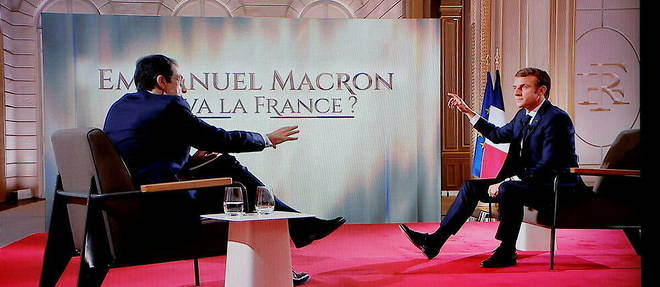 Emmanuel Macron lors de sa grande interview a TF1 le 15 decembre 2021.  
