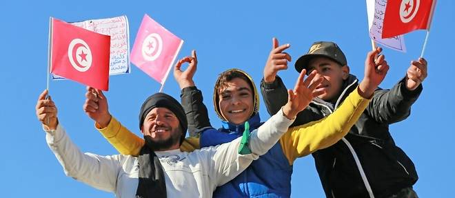 Tunisie: manifestations anti et pro-Saied pour la fete de la Revolution