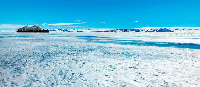 Sur la route de l'aventure polaire, le << Commandant Charcot >>, nouveau fleuron de la compagnie Ponant, offre une nouvelle approche du Continent blanc, mariant etendues de glace inexplorees avec luxe, innovation et raffinement. 