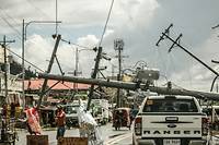 Le passage du typhon Rai fait pr&egrave;s de 100 morts aux Philippines