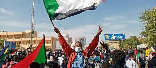 Soudan: trois ans apres la revolution, des blesses dans une manifestation monstre