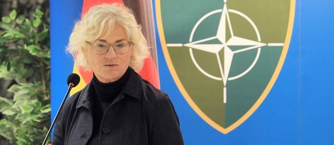 La Russie ne peut pas "imposer ses vues" a l'Otan, selon la ministre allemande de la Defense