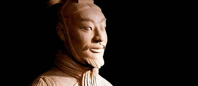 Un des soldats en terre cuite enterres a Xi'an, aupres de la depouille de Qin Shi Huangdi, premier empereur a avoir unifie la Chine en 221 av. J.-C.