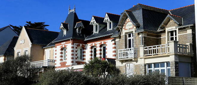   La Baule (Loire-Atlantique) has 58% of second homes.