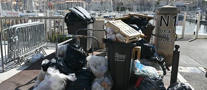 Fin de la greve des eboueurs a Marseille