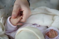 Apres avoir accouche en aout, la jeune femme a enfin pu tenir son bebe dans ses bras debut novembre.
