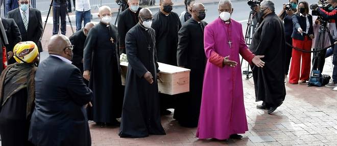 Chapelle ardente: le cercueil de Tutu dans la cathedrale du Cap