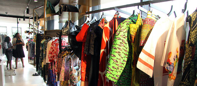Alara, le concept store le plus branche d'Afrique, en plein coeur de Lagos, propose la creme de la mode, du design et de l'art africain, melee a une selection de pieces des grands createurs occidentaux, dans un batiment au style epure sur quatre niveaux.
