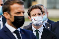 Le président de la République Emmanuel Macron et le secrétaire d'État aux Affaires européennes Clement Beaune.
