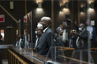 L'ancien président Jacob Zuma soutient qu'il est victime d'une chasse aux sorcières politique.
