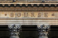 La façade du siège de la Bourse à Paris. 
