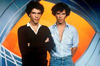 Igor et Grichka Bogdanoff, présentateurs de l'émission « Temps X , sur TF1 en 1983.
