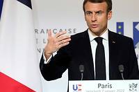 Pr&eacute;sidentielle: Macron &quot;assume&quot; ses attaques contre les non vaccin&eacute;s, Le Pen le qualifie de &quot;pyromane&quot;
