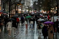Selon les prévisions de Météo-France, la journée sera principalement pluvieuse, malgré quelques épisodes neigeux.
