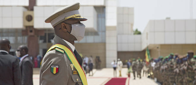 Le chef de la junte, le colonel Assimi Goita, a depeche samedi deux ministres aupres de la Communaute economique des Etats de l'Afrique de l'Ouest qui tient dimanche a Accra un nouveau sommet extraordinaire sur le Mali.
