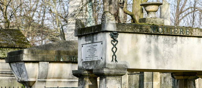 La tombe ou serait enterre Moliere (et celle ou ne sont pas les restes de La Fontaine), au Pere-Lachaise (Paris).

