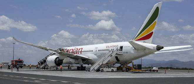 La carriere du 737 MAX a ete mise pendant pres de deux ans entre parentheses, a la suite de deux accidents mortels en octobre 2018 avec Lion Air et mars 2019 sur Ethiopian Airlines.
