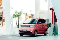 La Hong Guang Mini EV, commercialisée par la coentreprise SAIC-General Motors-Wuling, est la voiture électrique la plus vendue en Chine.

