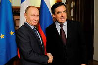 Vladimir Poutine et François Fillon en novembre 2011 à Moscou.
