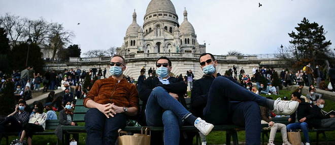L'arrete prefectoral rendant obligatoire le port du masque en exterieur a Paris a ete suspendu par la justice ce jeudi (image d'illustration).
