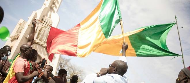Les Maliens manifestent massivement contre les sanctions