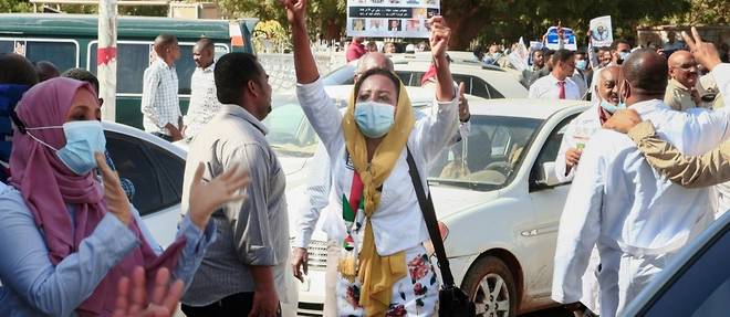 Au Soudan, manifestations, blocages de routes et medias censures