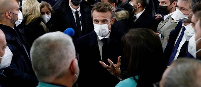 A trois mois de la presidentielle, Macron annonce une moisson d'investissements etrangers