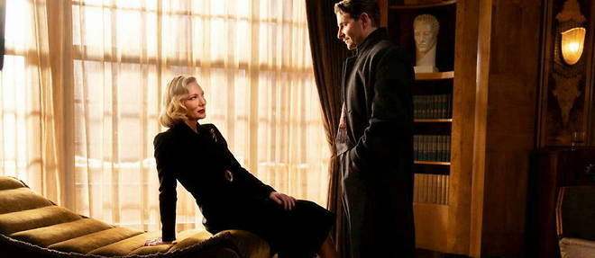 Cate Blanchett et Bradley Cooper : amants troubles et manipulateurs patentes dans "Nightmare Alley" de Guillermo del Toro
