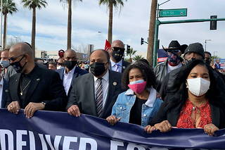 Martin Luther King III, sa fille Yolanda Renee et sa femme Arndrea Waters King, le 15 janvier à Phoenix, en Arizona.
